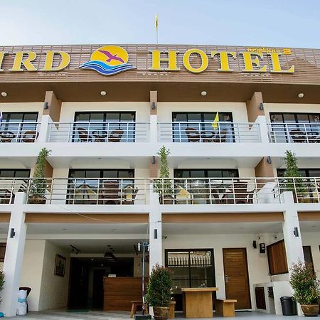 Bird Hotel Chonburi Bagian luar foto