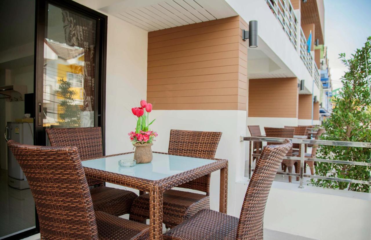 Bird Hotel Chonburi Bagian luar foto