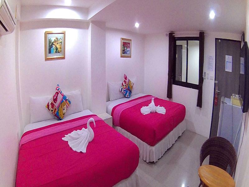 Bird Hotel Chonburi Bagian luar foto