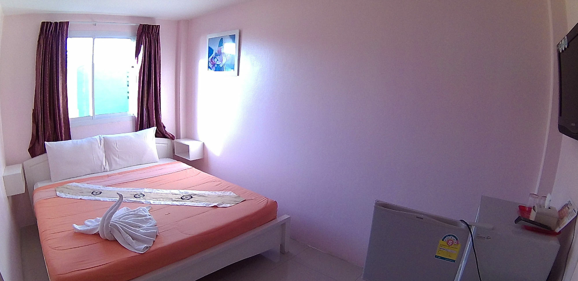 Bird Hotel Chonburi Bagian luar foto